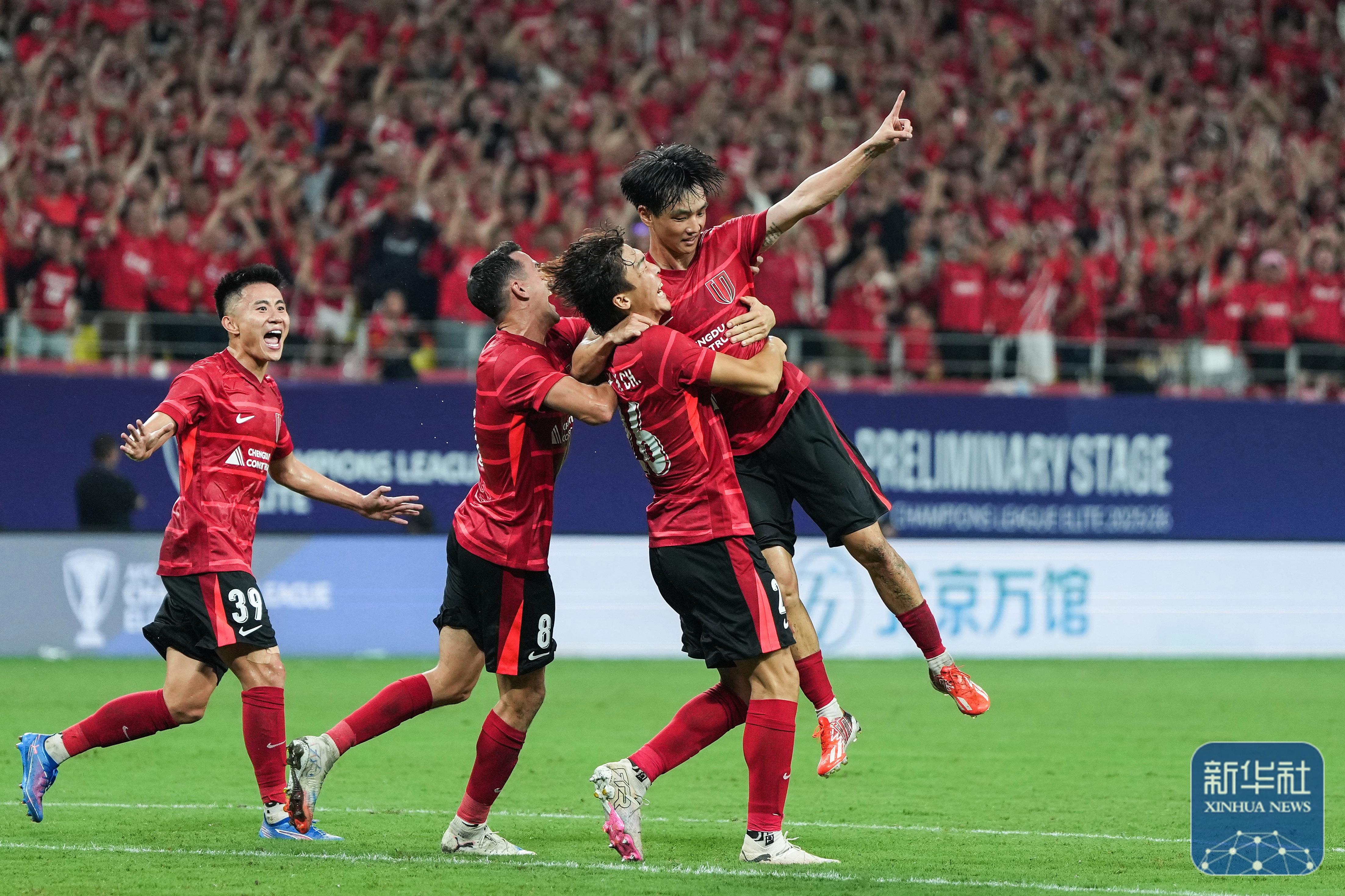 云开体育成都蓉城发布备战花絮，转会期迎来里程碑，全明星赛任务艰巨，团队化学反应显著的简单介绍