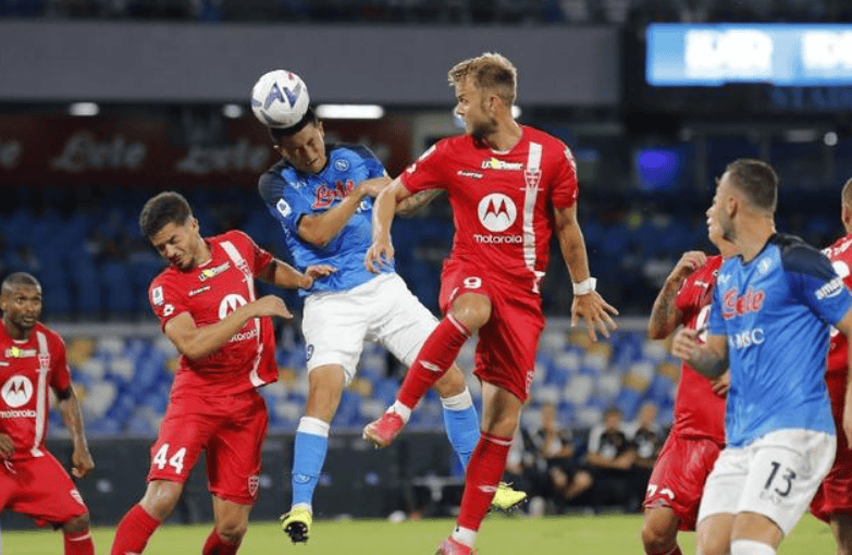 开云app欧冠赛程吃紧，那不勒斯今晨状态回暖，管理层满意，临场指挥获称赞的简单介绍