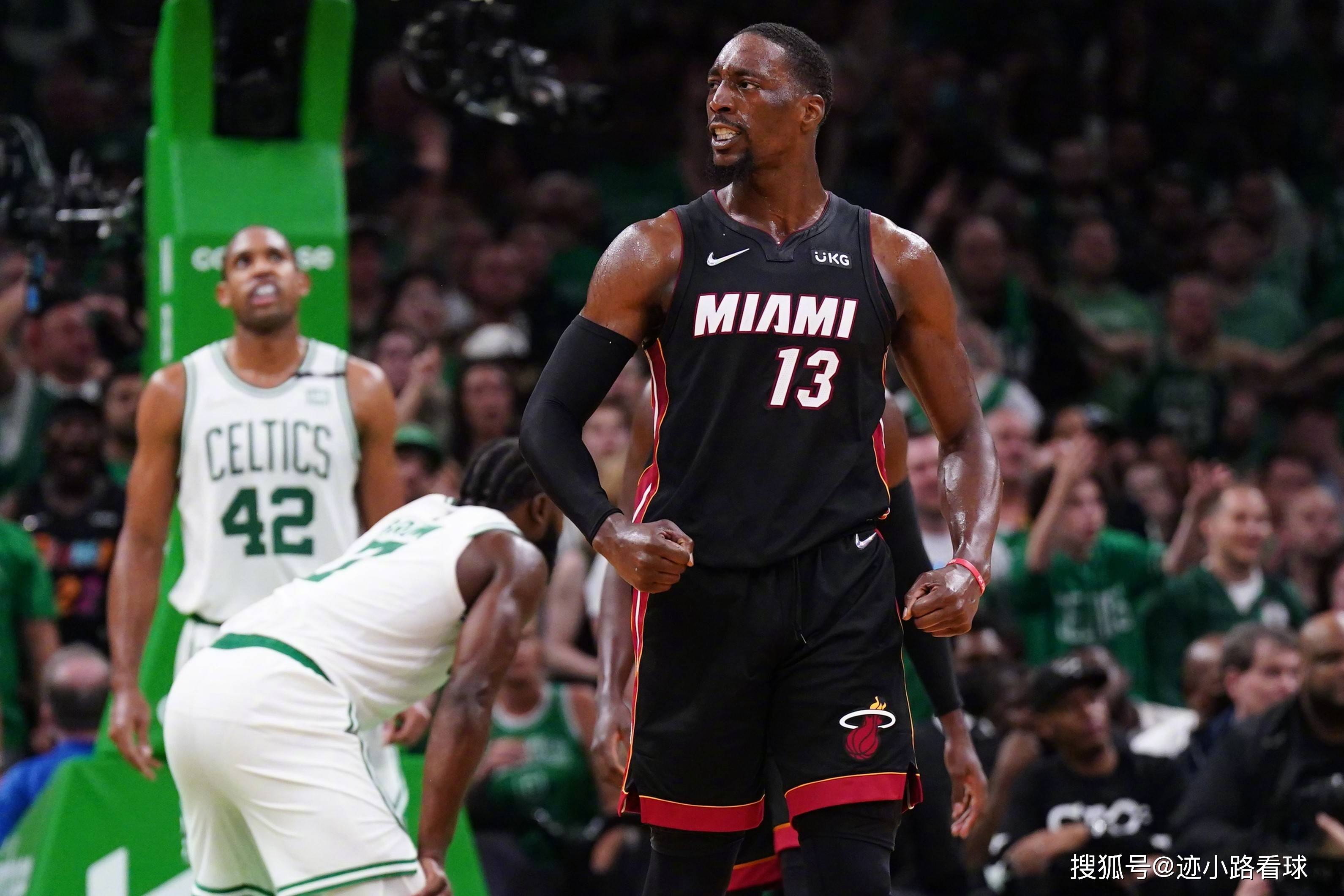 包含从穆古鲁扎在热火比赛中失利到迈阿密热火围绕CBA常规赛门线救险，转会期上海海港豪取连胜的词条